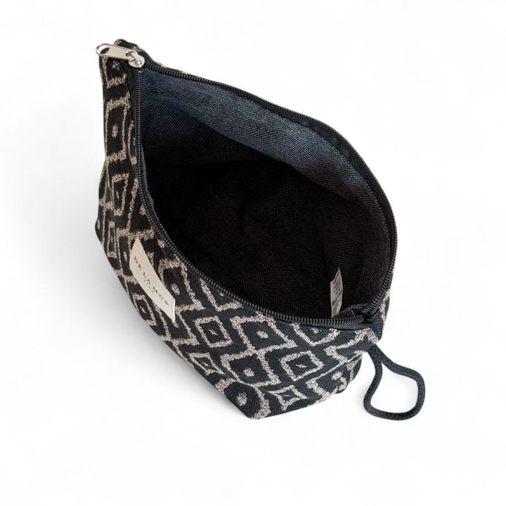 Onix toiletry bag